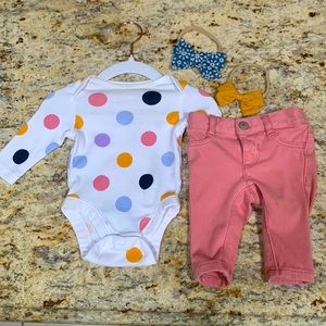 (4 pcs) Old Navy Polka Dot Onesie with Pink Jegging Jeans and two matching bows